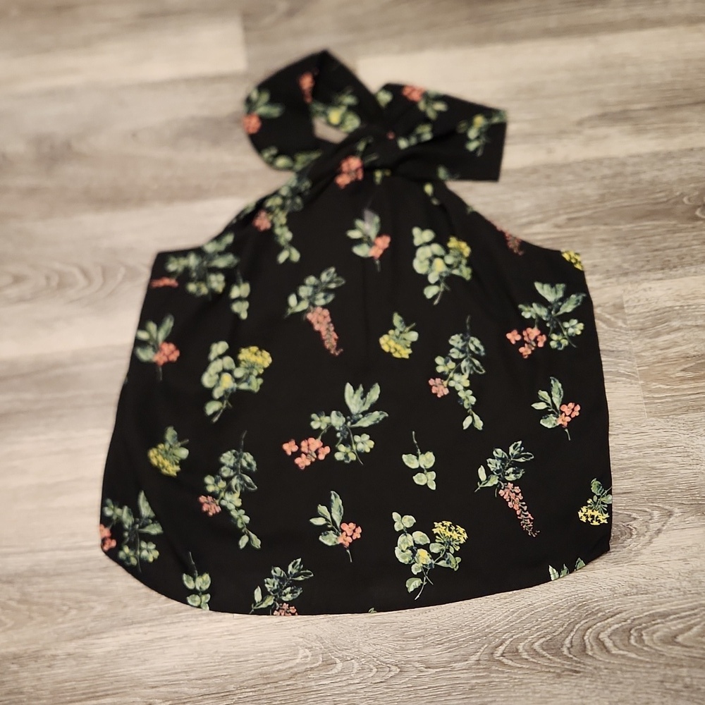 NWT Abercrombie floral top sz large
